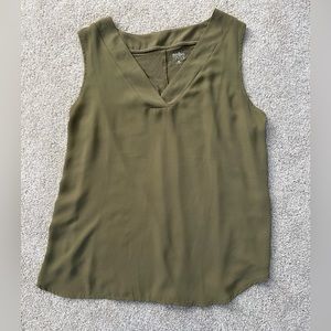 NY & Co. SoHo Collection Extra Large Olive Green Deep V-Neck Top